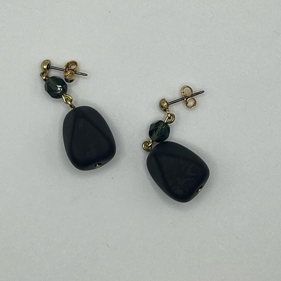 BLACK Stone‎ Dangle Pierced Gold Toned Post Earrings - Picture 4 of 6